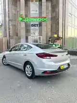 Hyundai Elantra, 2019-4