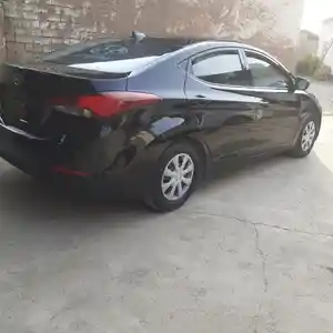 Hyundai Elantra, 2016