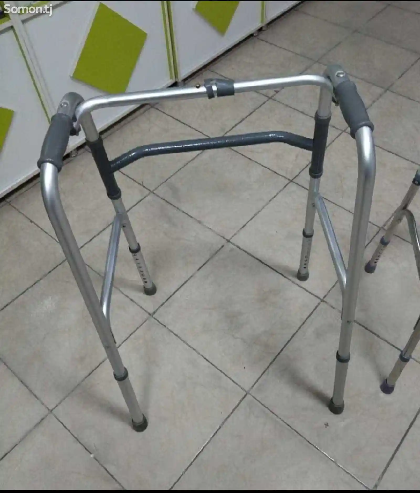 Ходунок для инвалидов