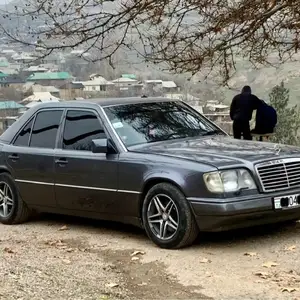 Mercedes-Benz W124, 1995