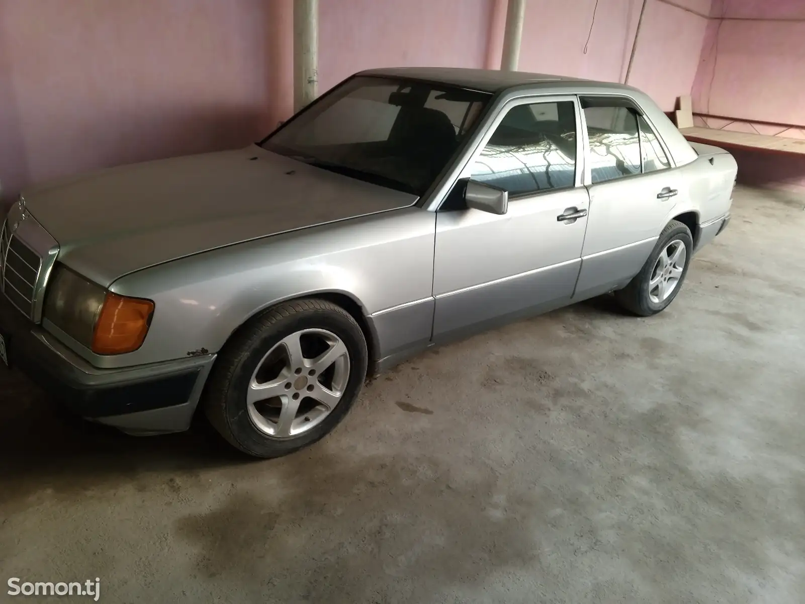 Mercedes-Benz W124, 1990-1