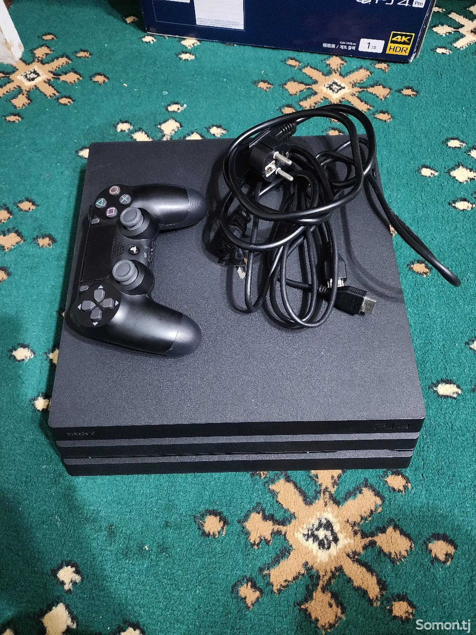 Игровая приставка Sony PlayStation 4 Pro-1