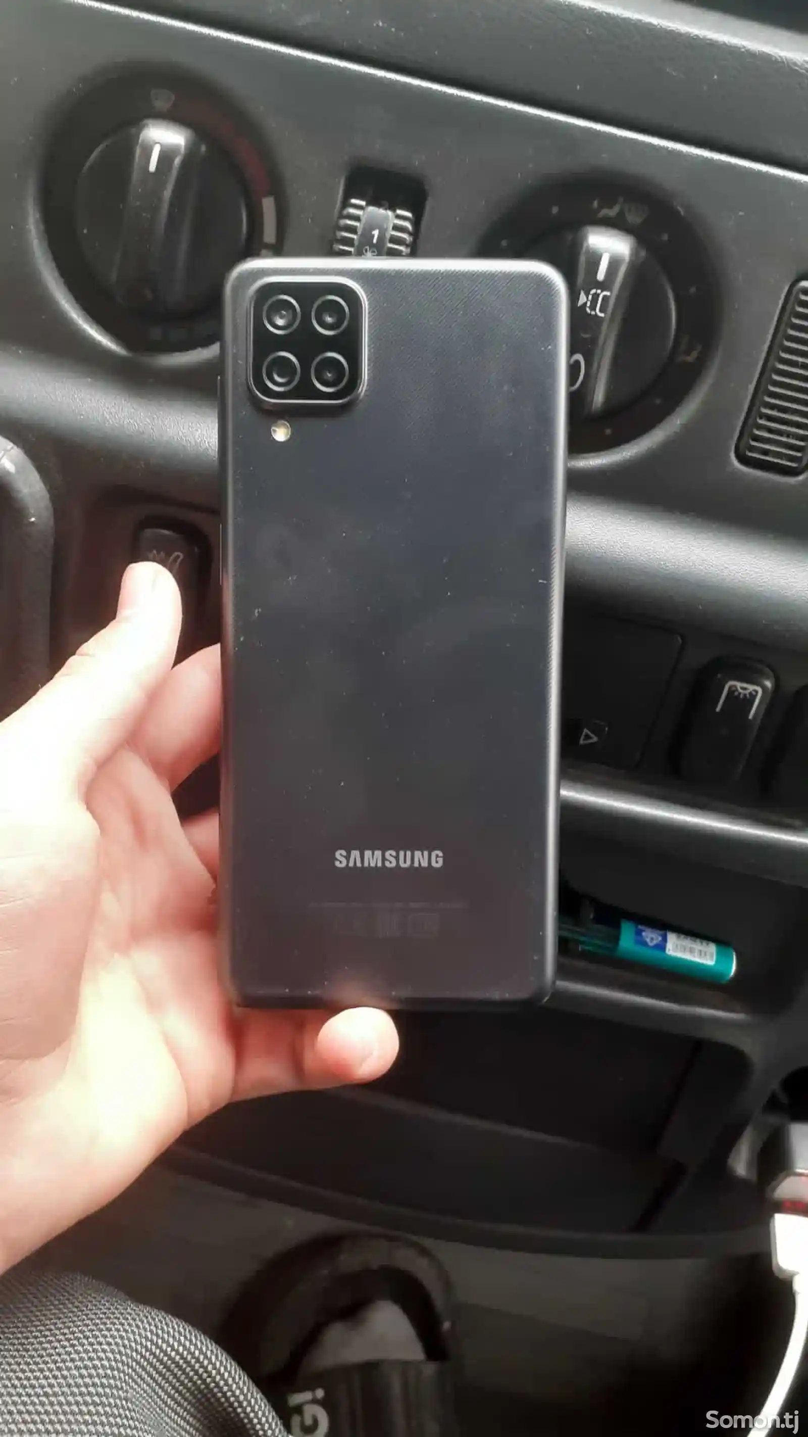 Samsung Galaxy a 12-1