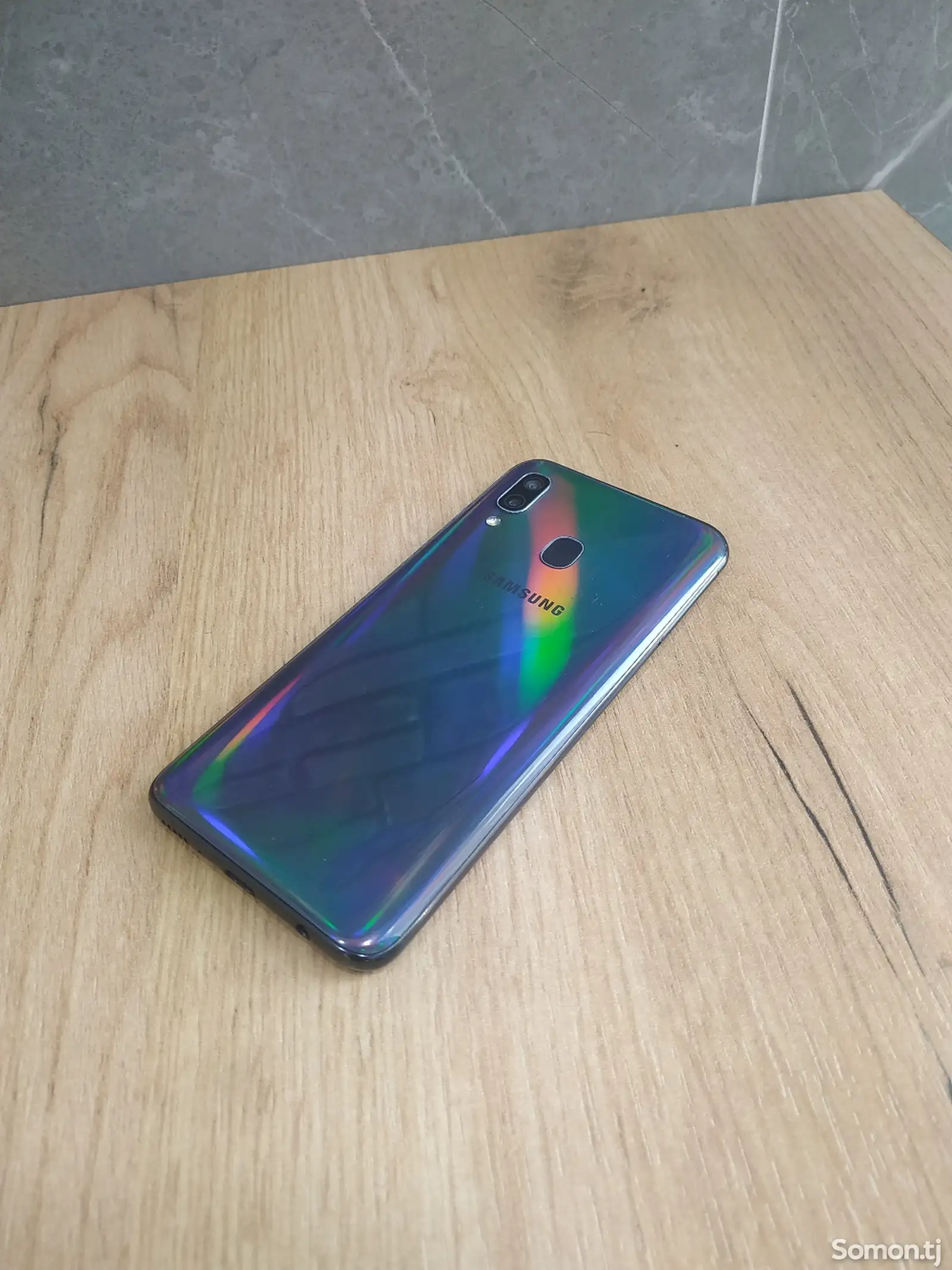 Samsung Galaxy A40-2