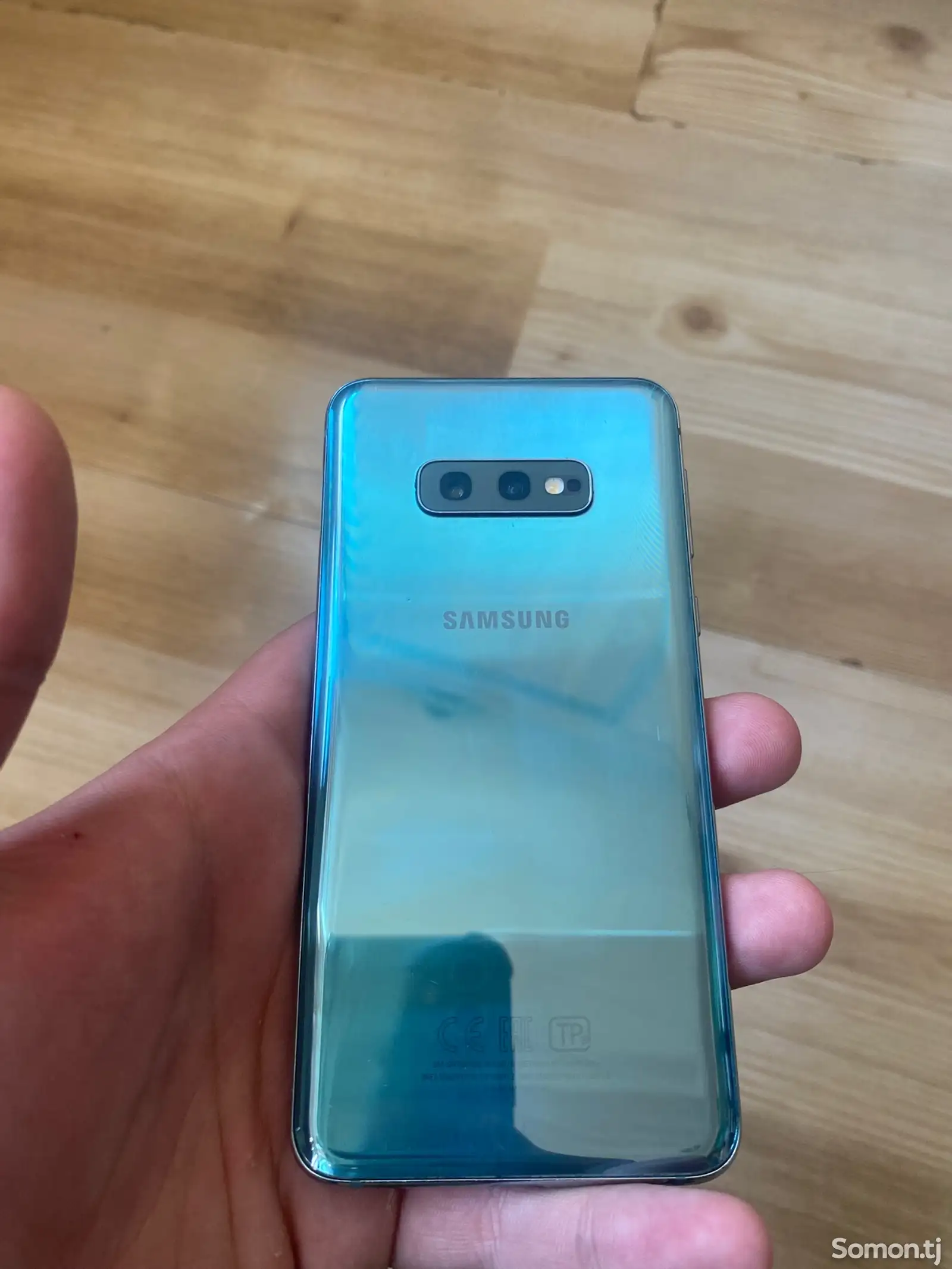 Samsung Galaxy S10e-1