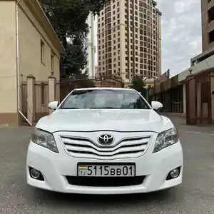 Toyota Camry, 2010