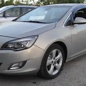 Opel Astra J, 2011