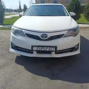 Toyota Camry, 2012