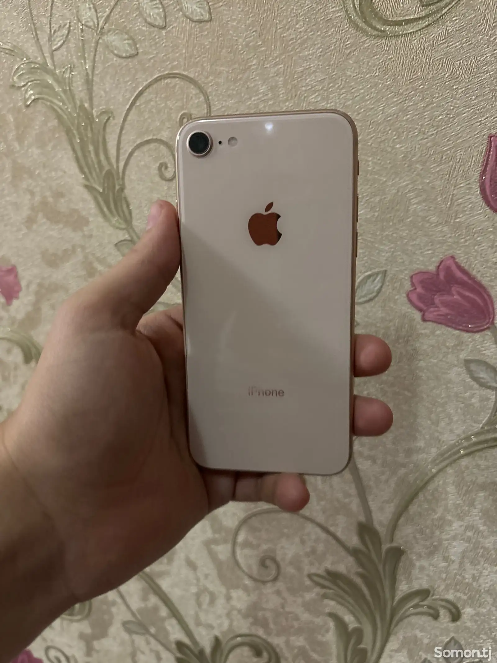 Apple iPhone 8, 64 gb, Gold-1