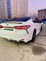 Toyota Camry, 2017-4