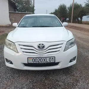 Toyota Camry, 2011