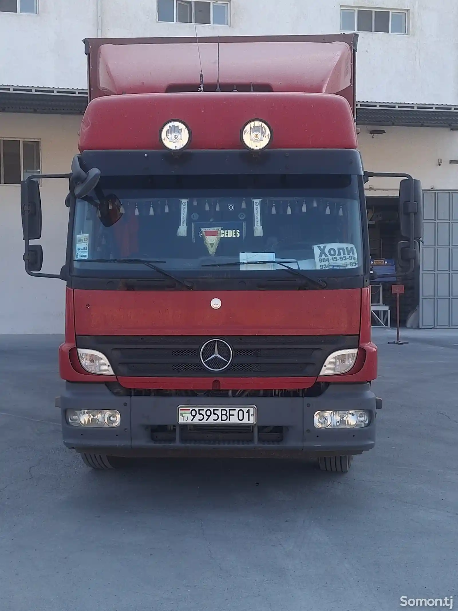 Контейнеровоз Mersedes benz Atego, 2008-1