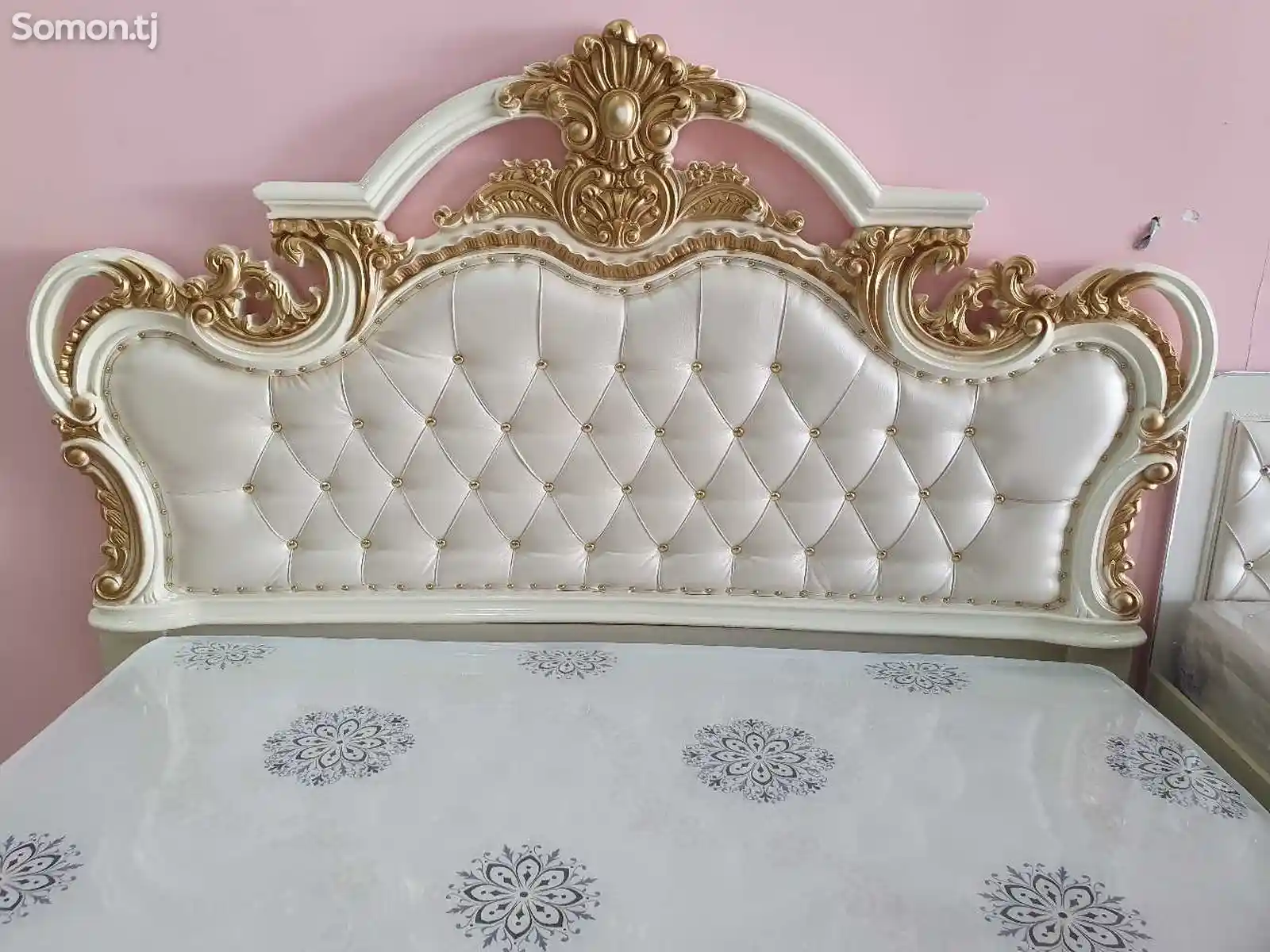Королевская двуспальная кровать-2