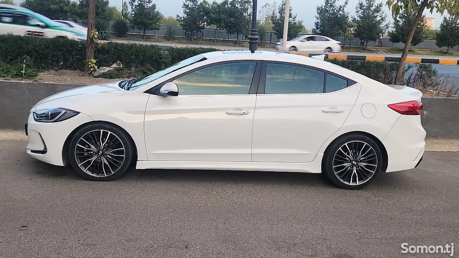 Hyundai Elantra, 2017-1