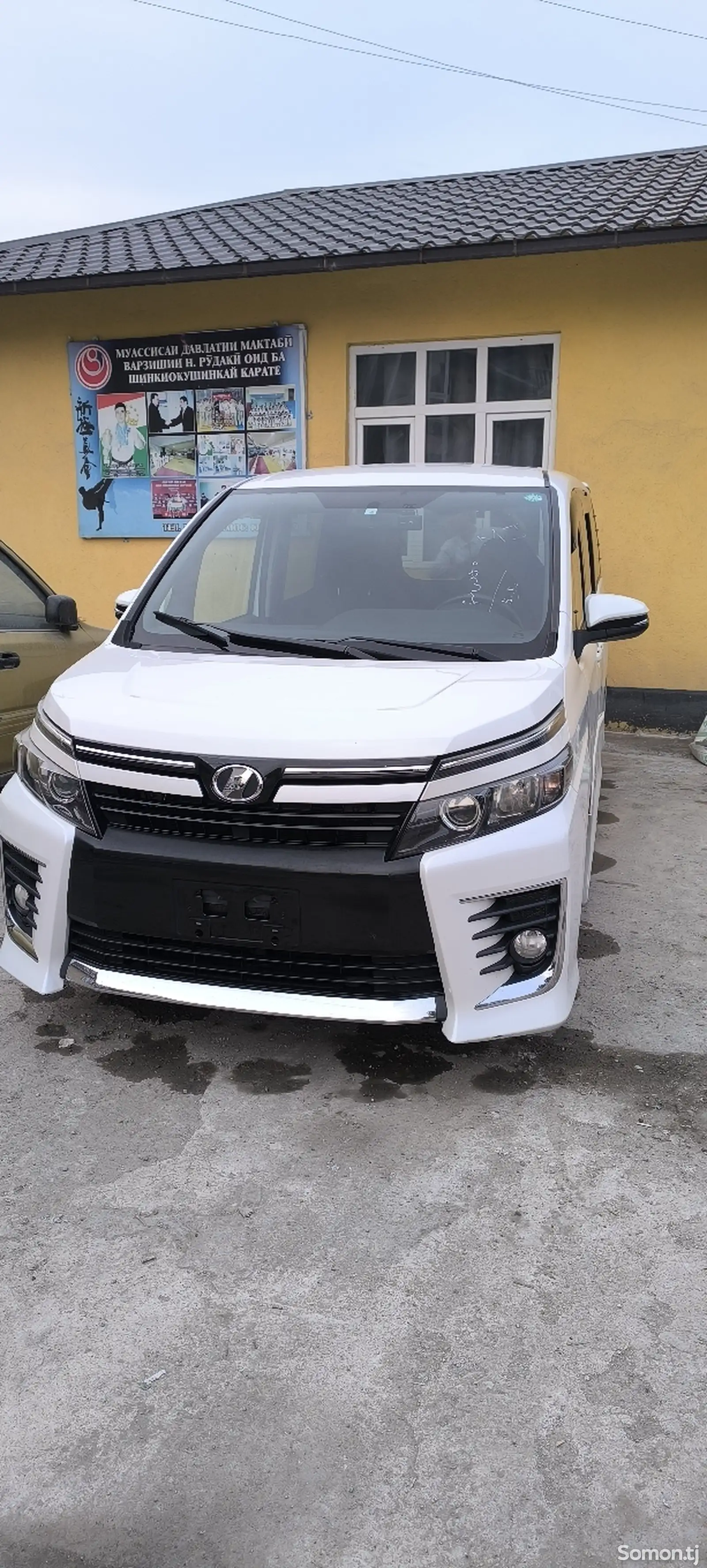 Toyota Voxy, 2015-1