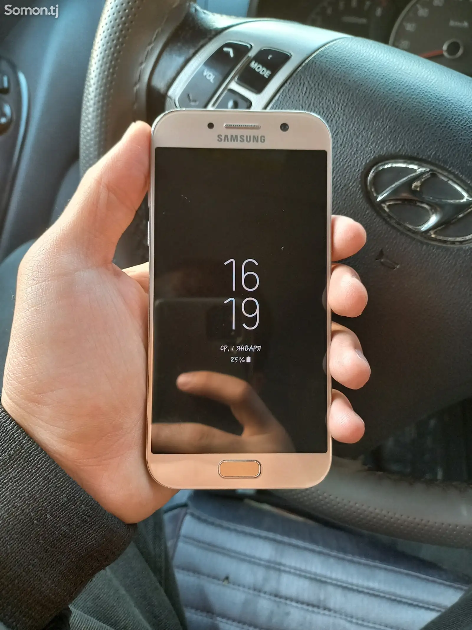 Samsung Galaxy A5 2017-1