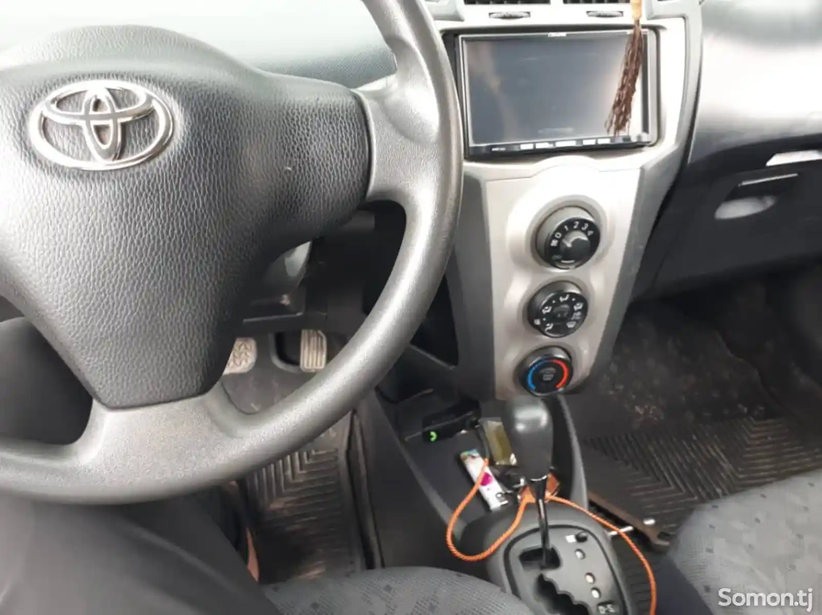 Toyota Vitz, 2010-3