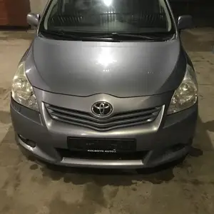 Toyota Verso, 2010