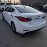 Hyundai Elantra, 2015-4