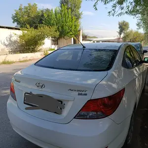 Hyundai Accent, 2013