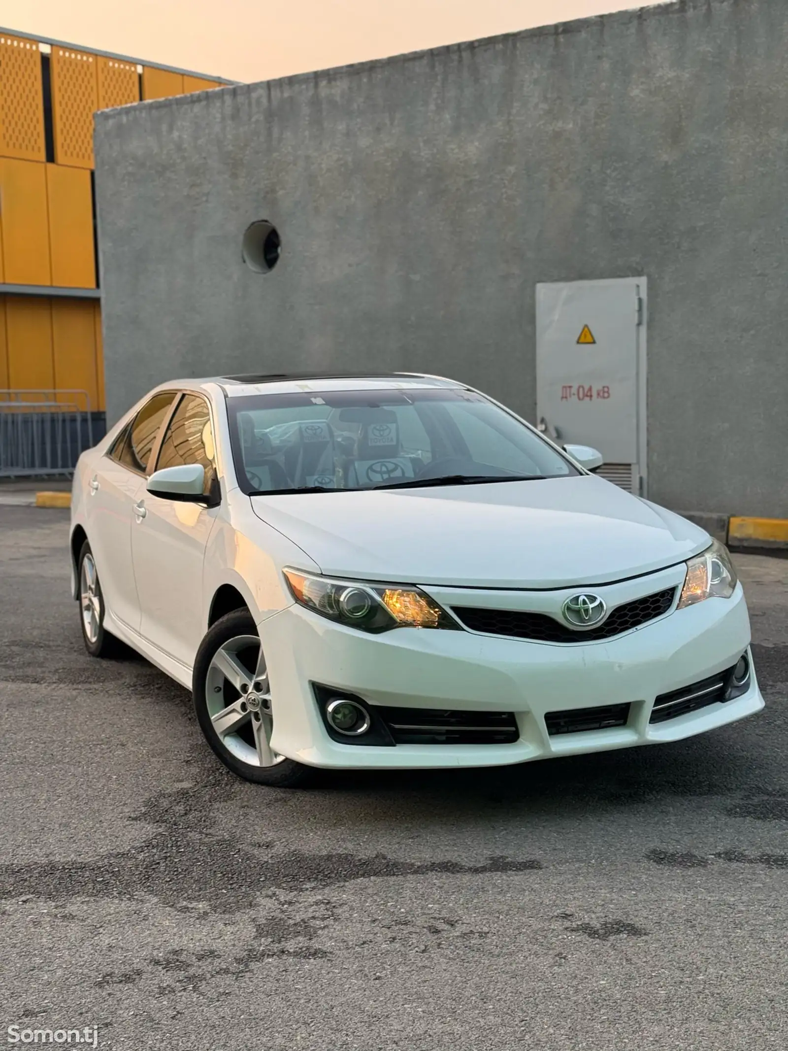 Toyota Camry, 2014-1