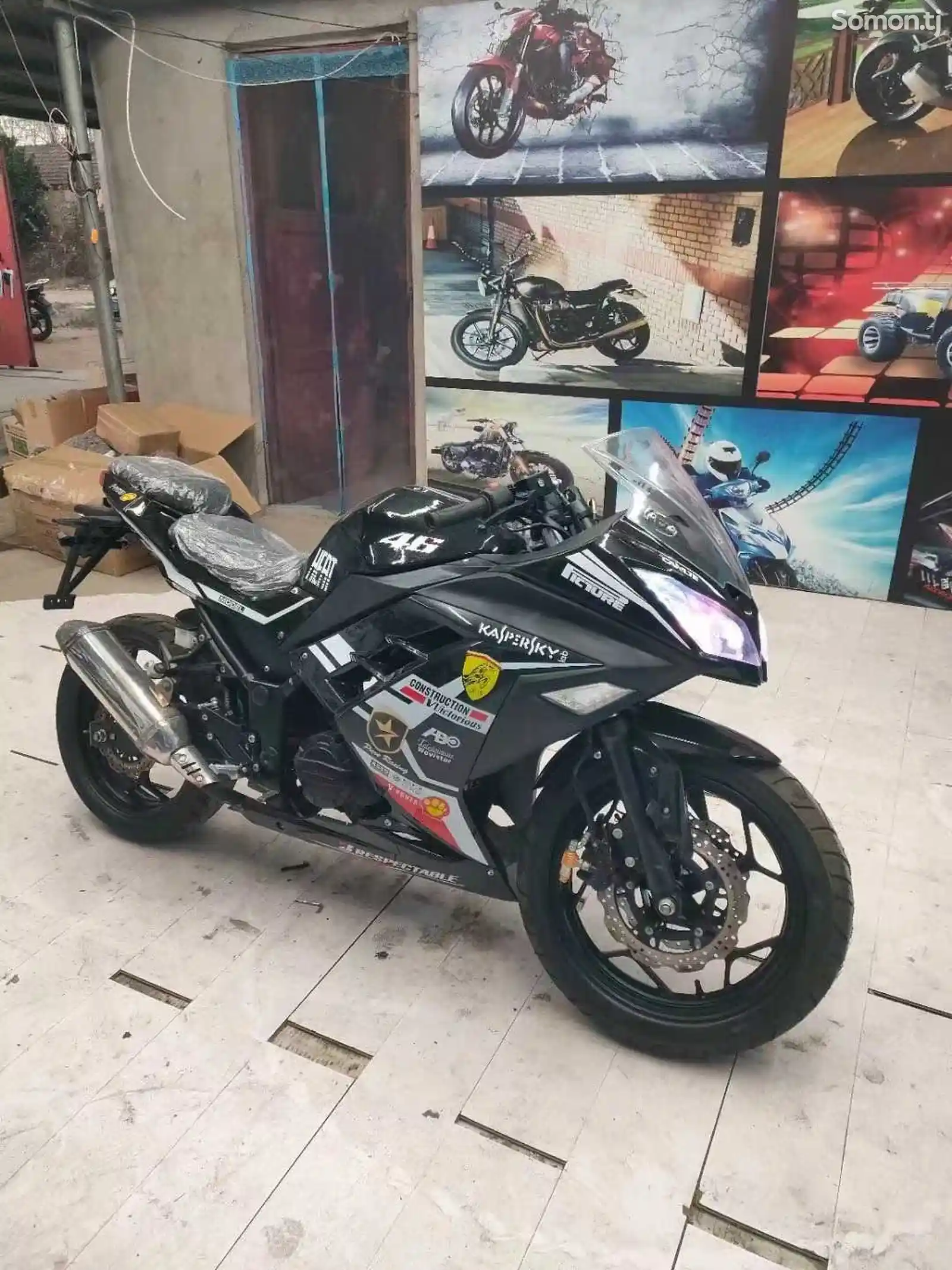 Мотоцикл Kawasaki Ninja 200cc на заказ