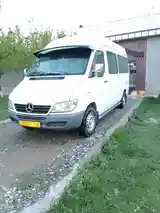 Mercedes benz sprinter-2