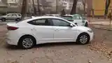 Hyundai Elantra, 2019-4