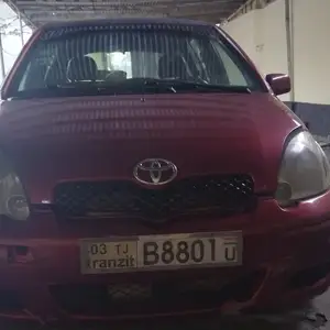 Toyota Vitz, 1999