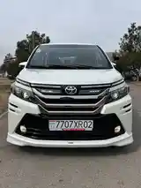 Toyota Voxy, 2016-2