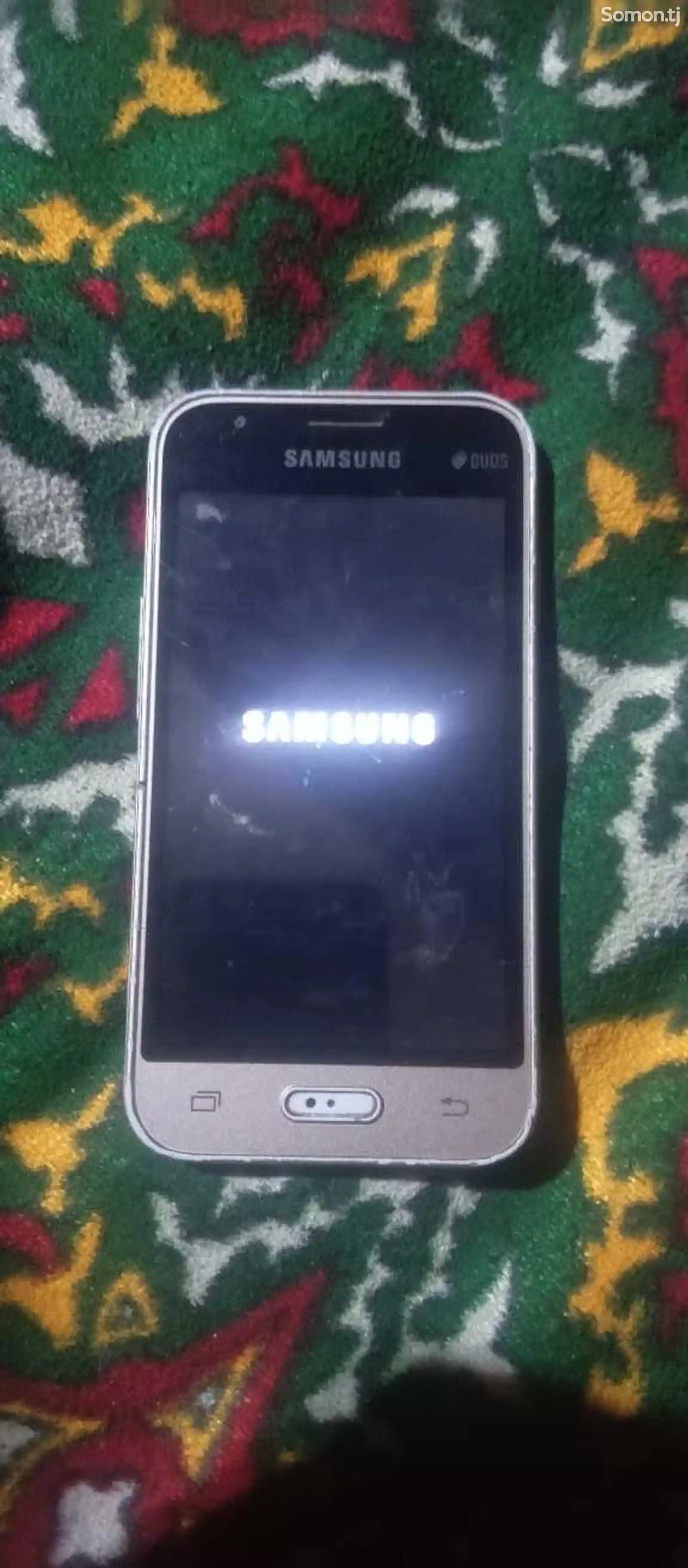 Samsung Galaxy J1-6