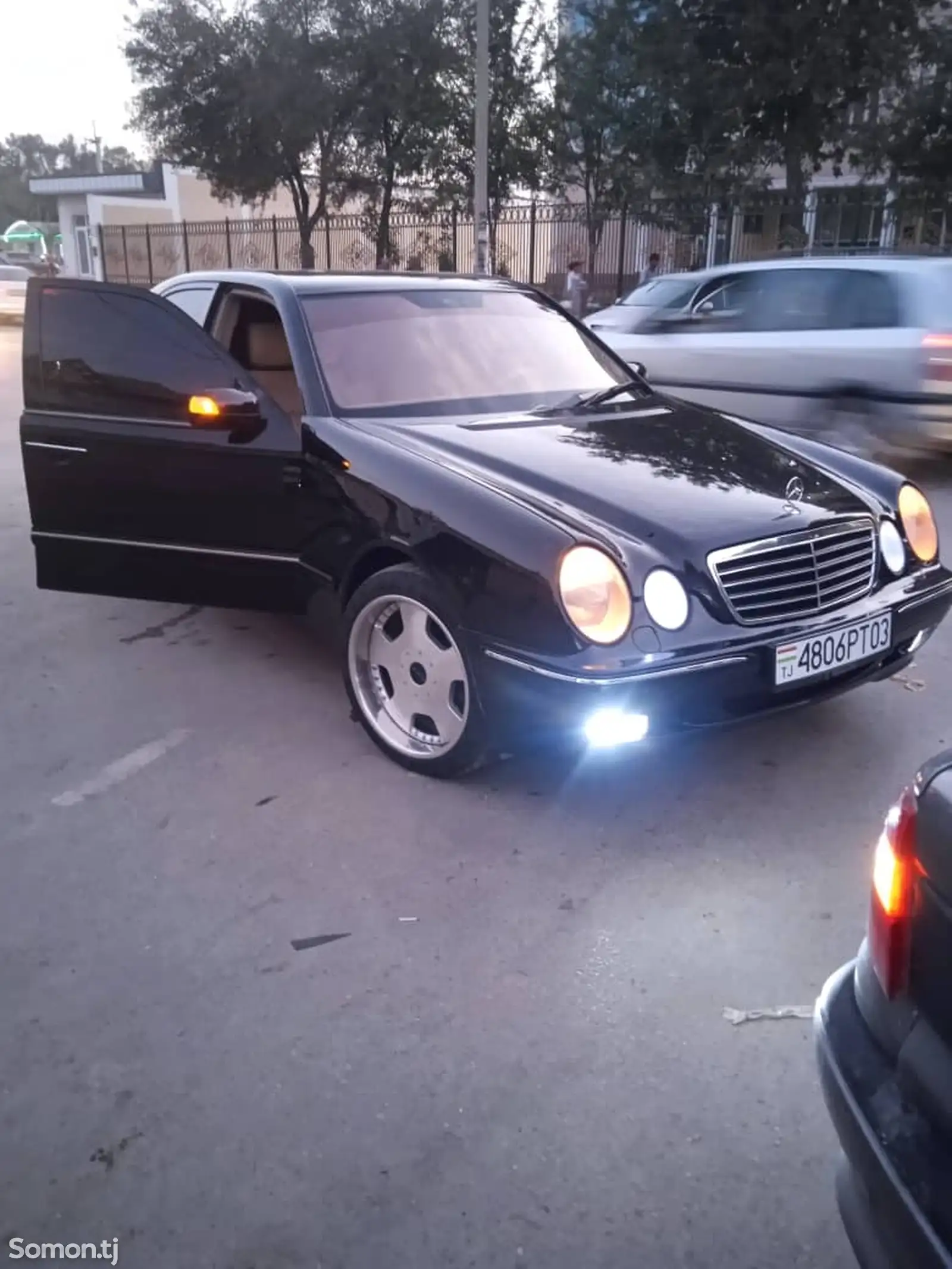 Mercedes-Benz E class, 2002-1