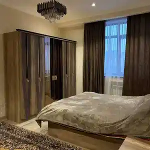 2-комн. квартира, 6 этаж, 100м², Ашан