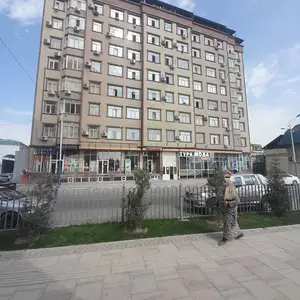 2-комн. квартира, 8 этаж, 67 м², Шохмансур