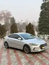 Hyundai Elantra, 2017-4