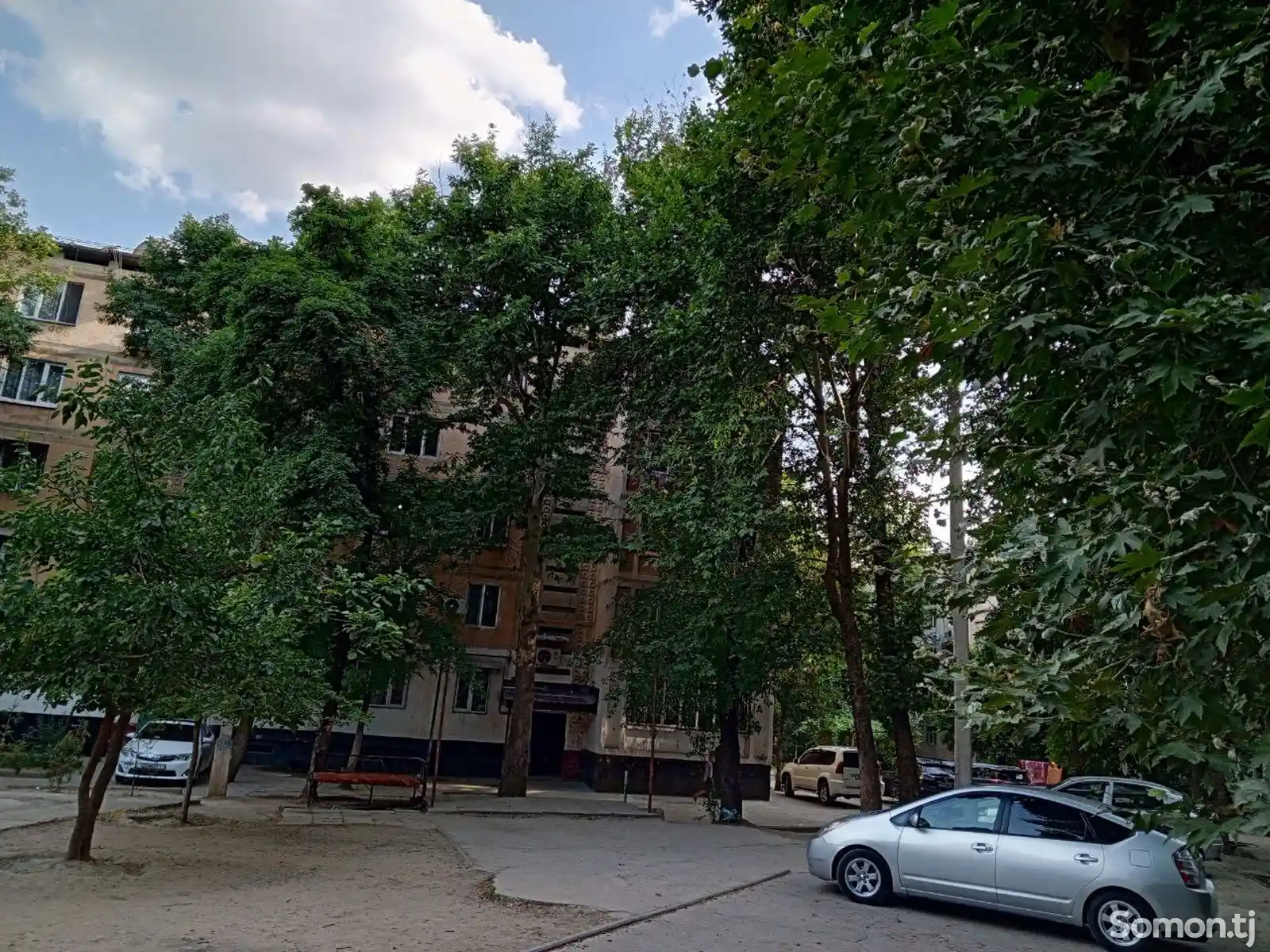 5-комн. квартира, 3 этаж, 80 м², Сино - 102й микрорайон, 3й роддом-2