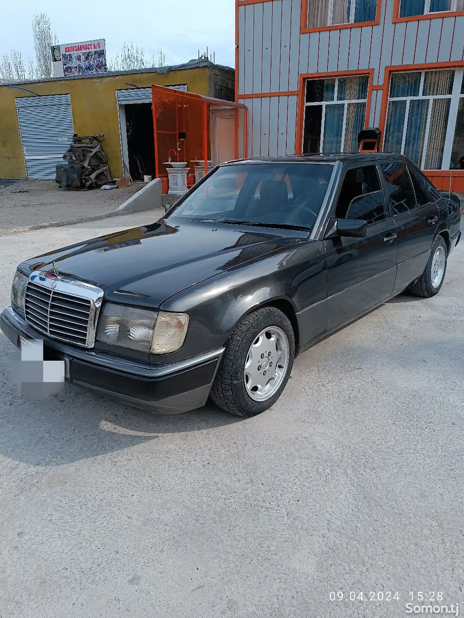 Mercedes-Benz W124, 1990-11