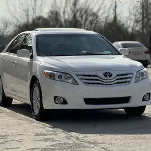 Toyota Camry, 2010