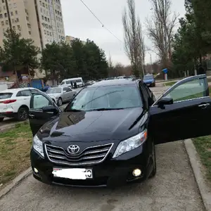 Toyota Camry, 2010