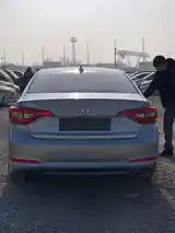 Hyundai Sonata, 2015-4