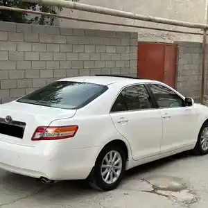 Toyota Camry, 2010