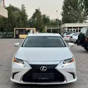 Lexus ES series, 2016