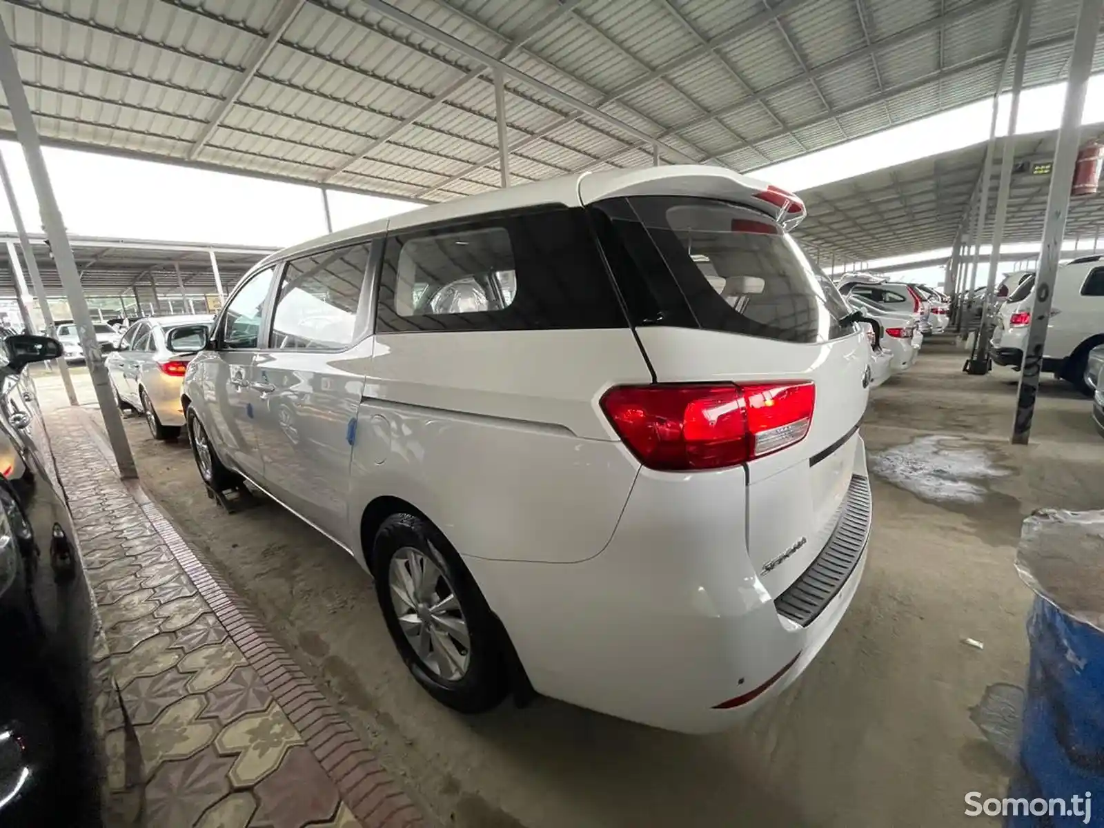 Kia Carnival, 2015-6