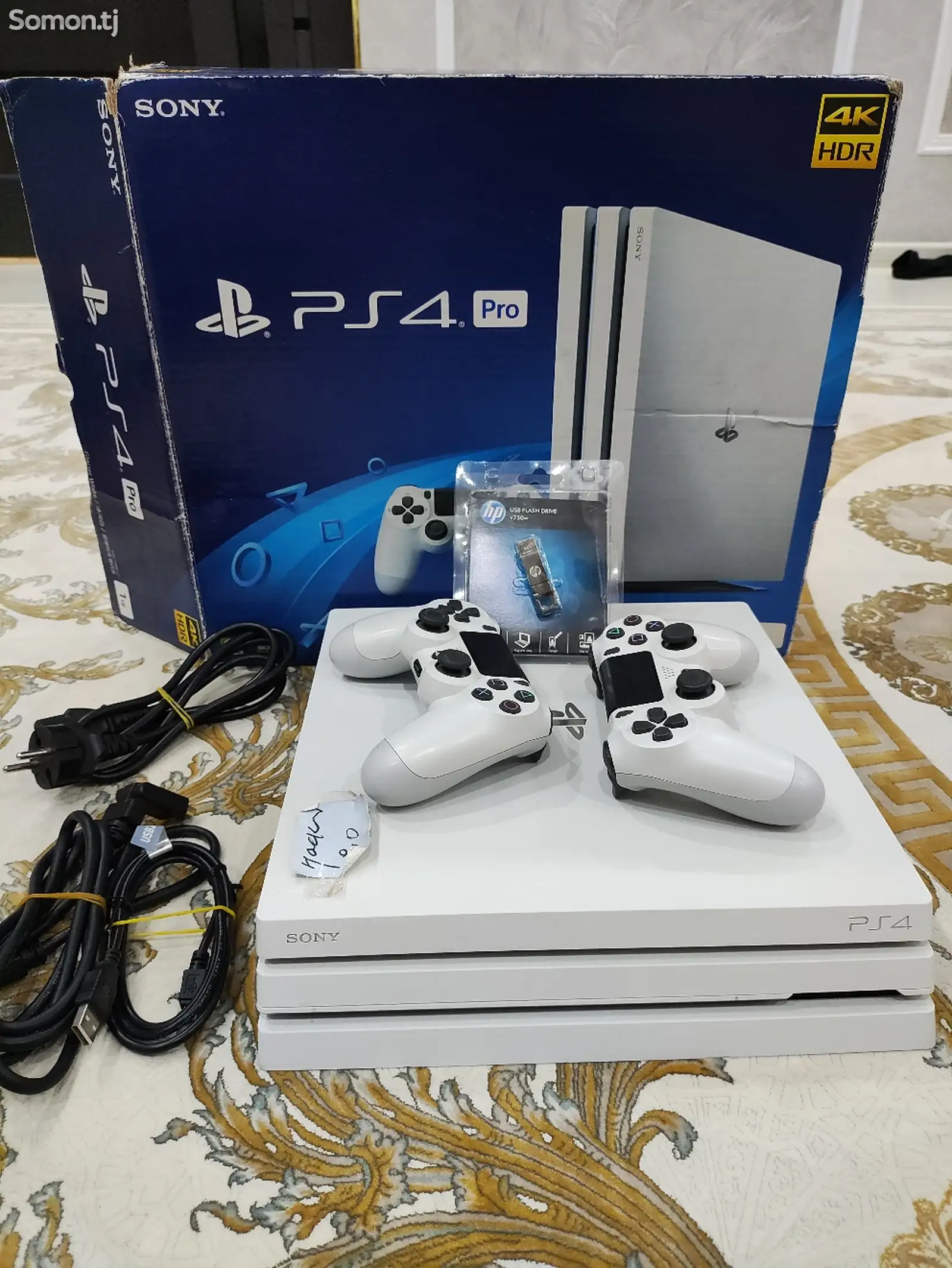 Игровая приставка Sony PlayStation 4 pro 1Tb 4k-1