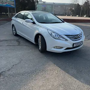 Hyundai Sonata, 2011