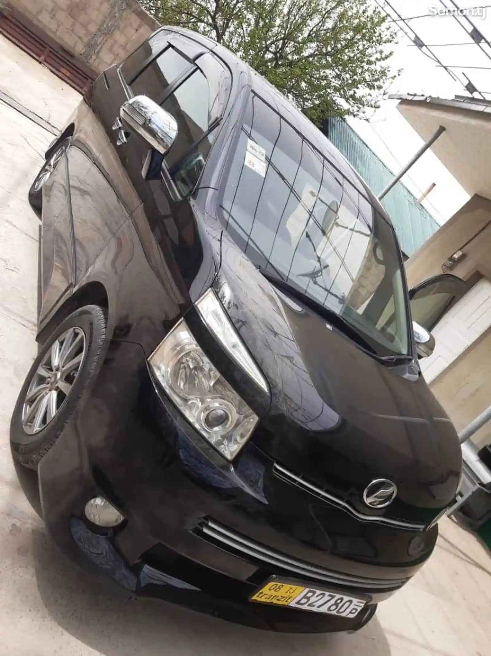 Toyota Voxy, 2009-14