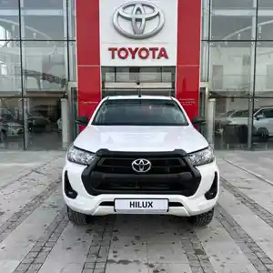 Toyota Hilux, 2023