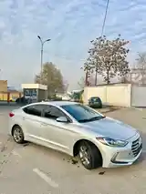 Hyundai Elantra, 2017-4