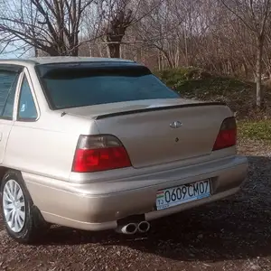 Daewoo Nexia, 1995