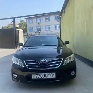 Toyota Camry, 2011